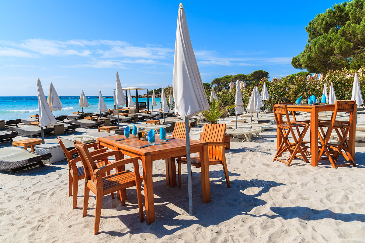 tables on palombaggia beach