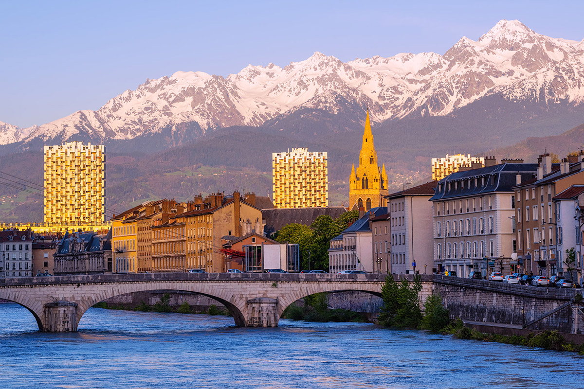 grenoble isere river mountains in background