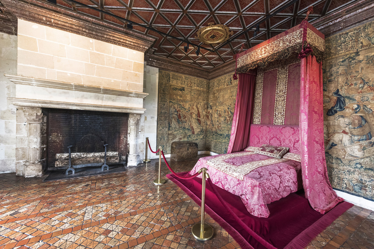 five queens bedroom chateau chenonceau