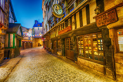 la grand rue mont saint-michel