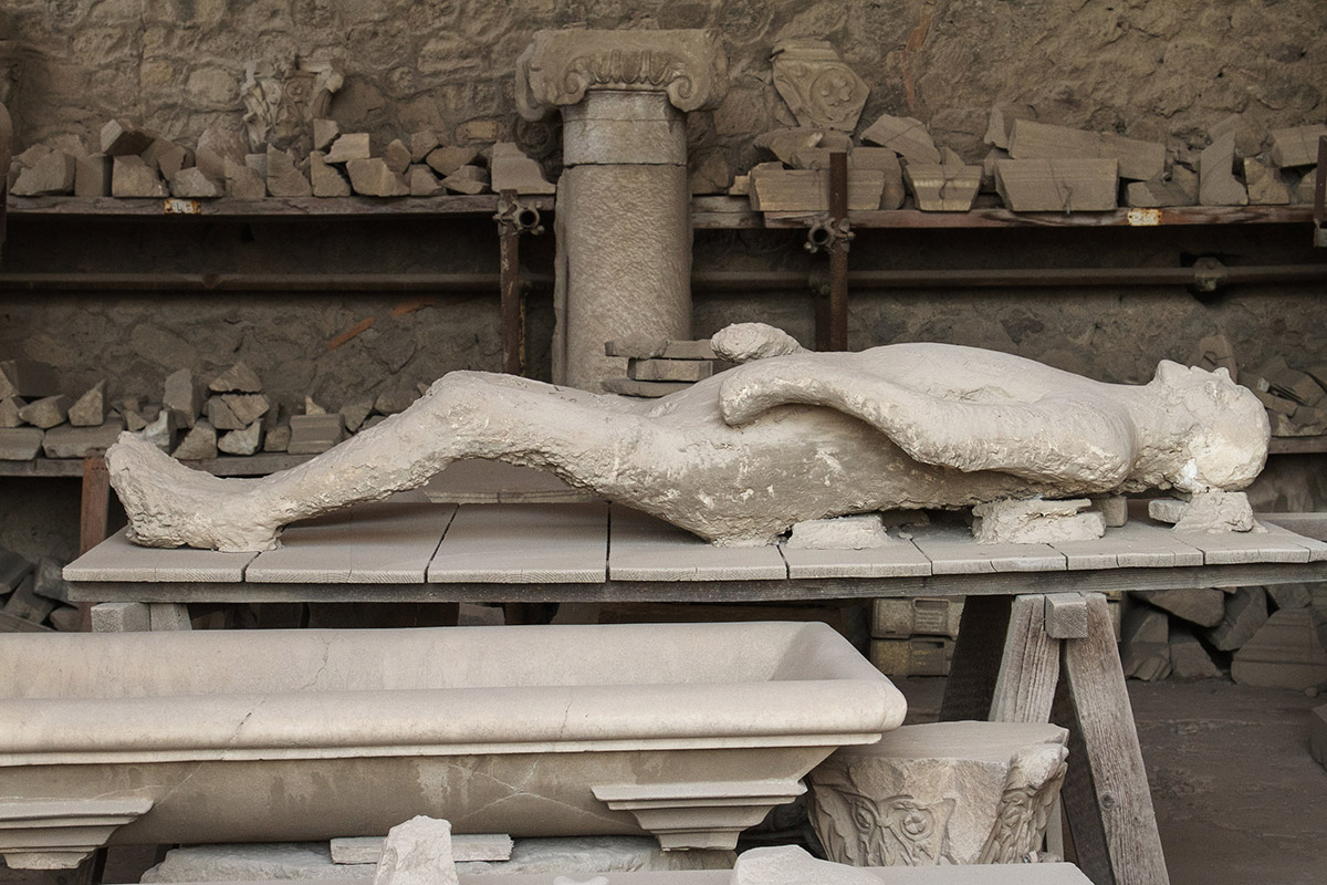 pompeii plaster citizen